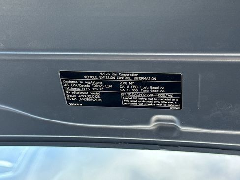 Used 2018 Volvo S90 T5 Momentum w/ Convenience Package image 21