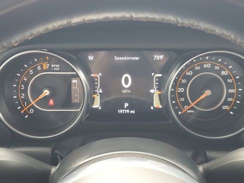 Used 2022 Jeep Gladiator Overland image 10