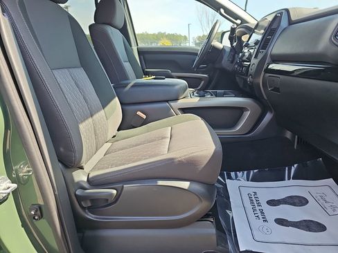 Used 2024 Nissan Titan SV w/ SV Bronze Edition Package RWD image 13