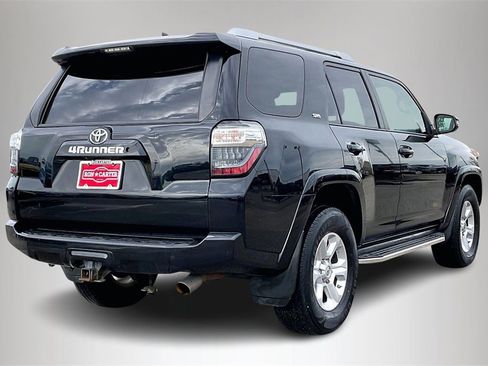 Used 2017 Toyota 4Runner SR5 Premium image 5