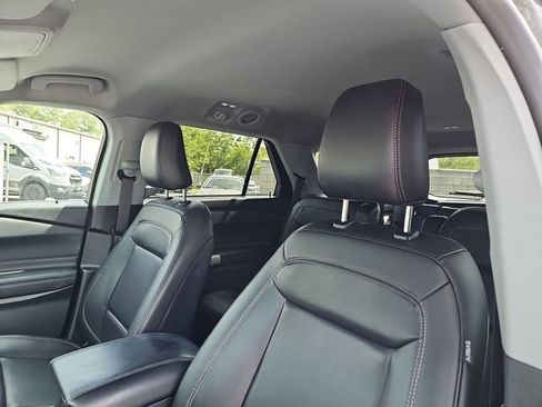 Certified 2023 Ford Explorer XLT w/ Equipment Group 202A AWD/4WD image 16