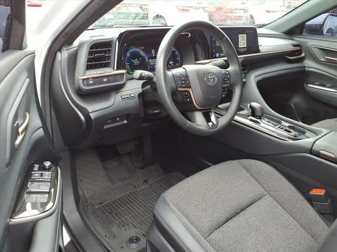 Used 2024 Toyota Crown AWD/4WD image 14