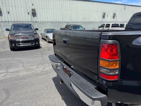 Used 2007 Chevrolet Silverado 3500 LT w/ Heavy-Duty Power Package AWD/4WD image 18