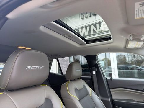 Certified 2025 Chevrolet Trax ACTIV w/ Sunroof Package FWD image 17