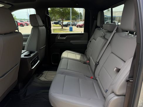 Used 2025 GMC Sierra 2500 SLT w/ SLT Premium Package AWD/4WD image 26
