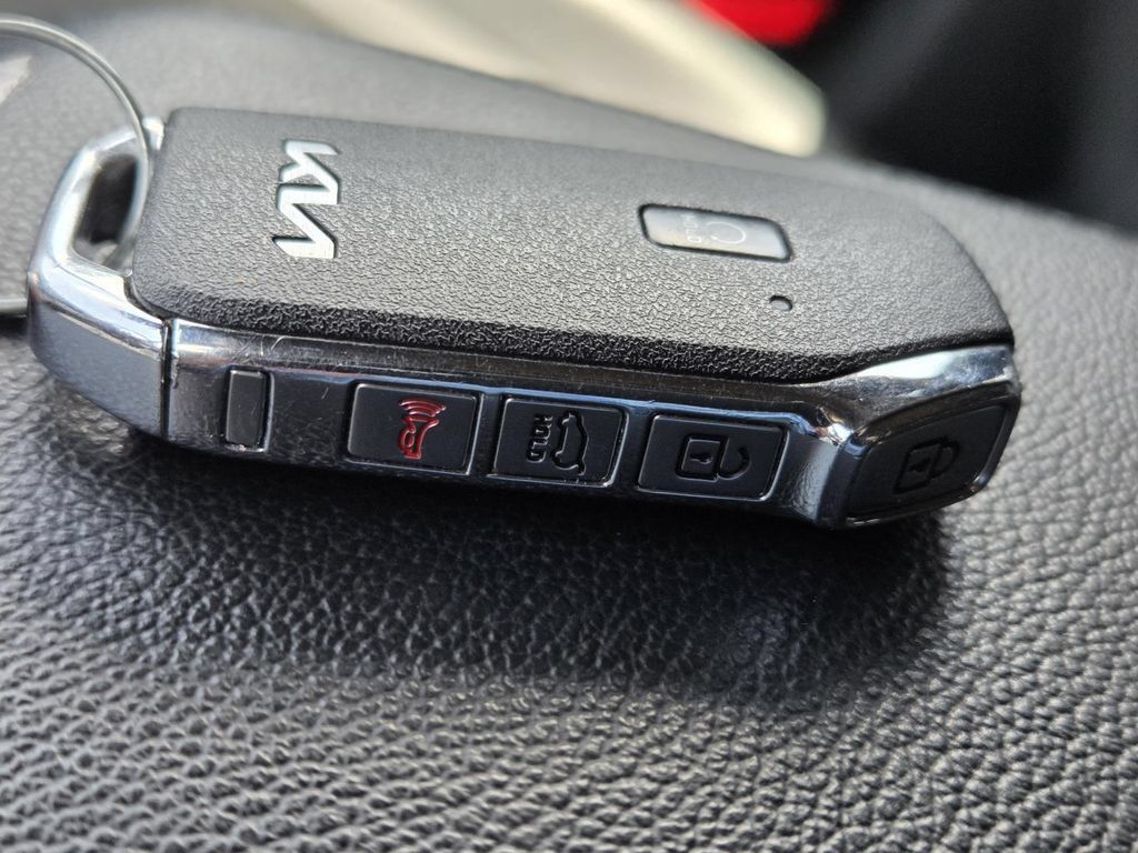Used 2024 Kia Sportage X-Pro AWD/4WD image 32