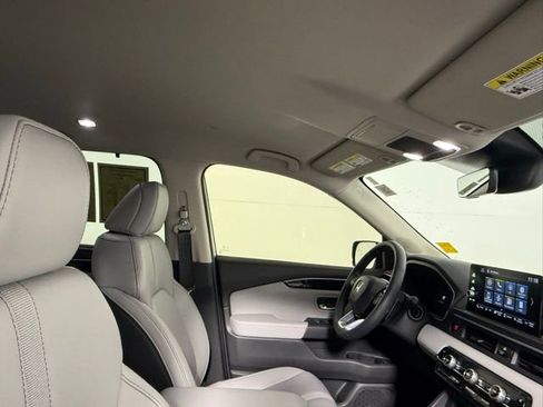 Used 2025 Honda Pilot EX-L image 52