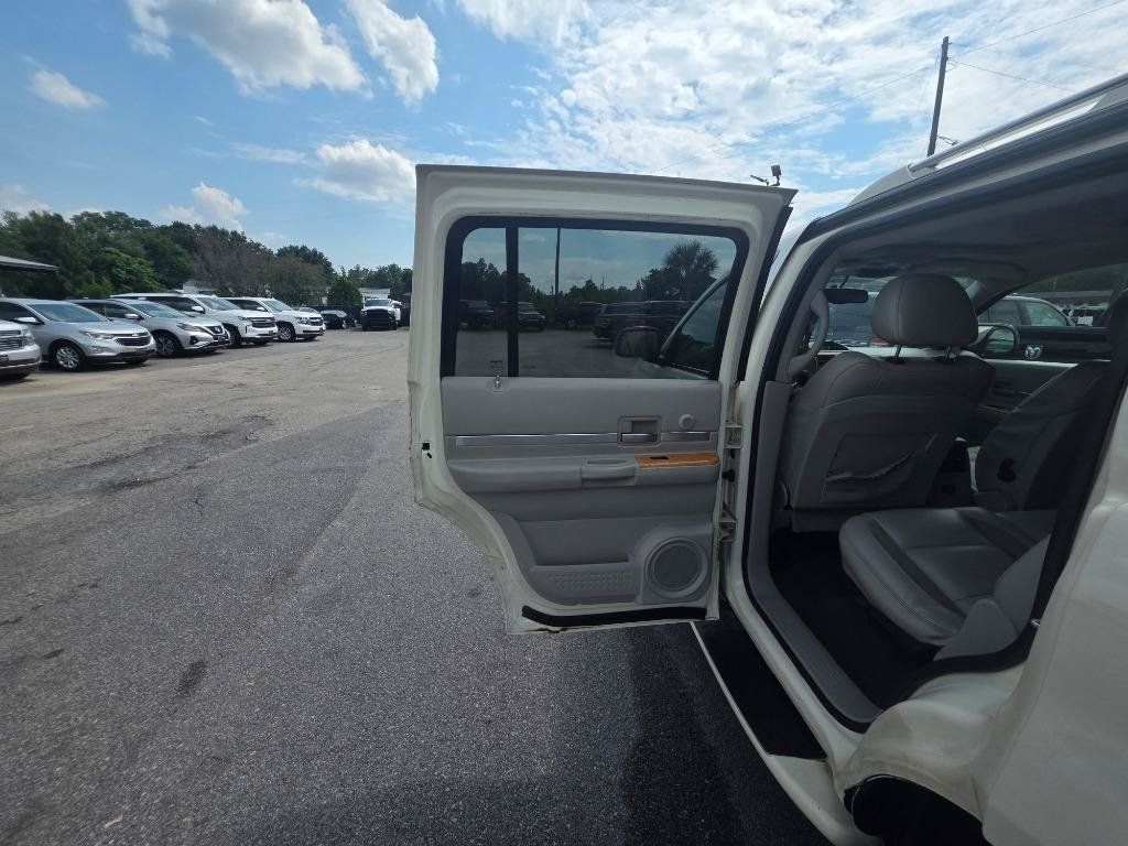 Used 2009 Chrysler Aspen Limited RWD image 10