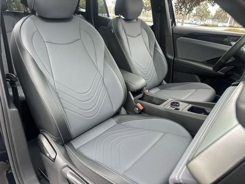 New 2026 Volkswagen Tiguan SE R-Line image 26