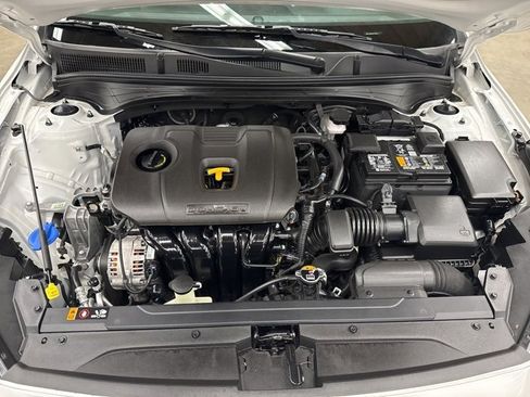 Used 2023 Kia Forte LXS w/ LXS Technology Package image 3