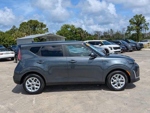 Certified 2025 Kia Soul LX FWD image 9