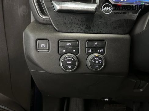 Used 2023 Chevrolet Silverado 1500 RST image 15