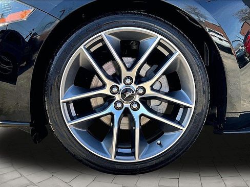 Used 2018 Ford Mustang Coupe image 8