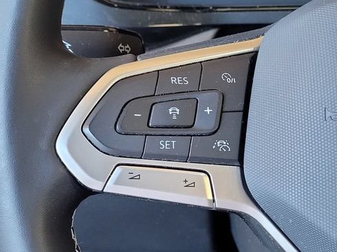 Used 2022 Volkswagen Taos SEL w/ Panoramic Sunroof Package AWD/4WD image 29