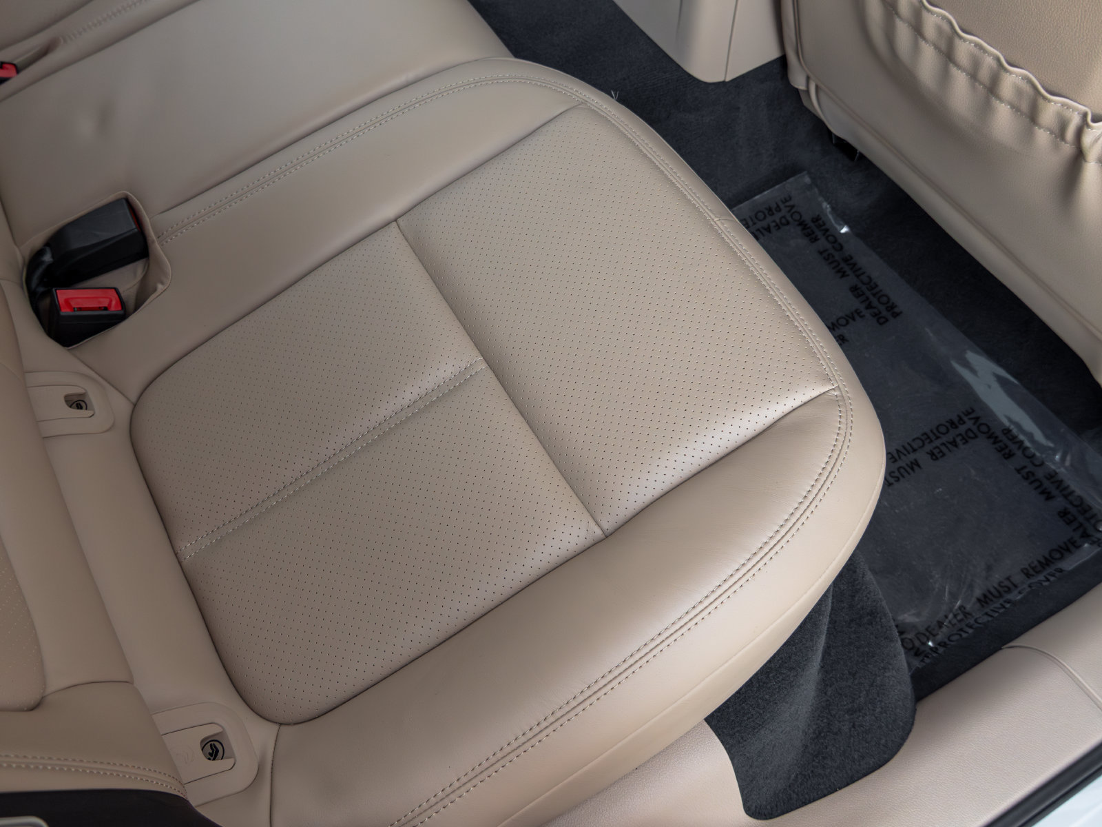 Certified 2023 Porsche Macan S AWD/4WD image 49