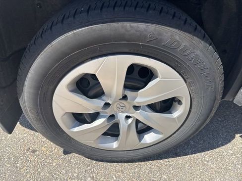 Used 2023 Toyota RAV4 LE image 5