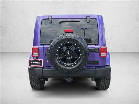 Used 2017 Jeep Wrangler Unlimited Rubicon w/ Cold Weather Group AWD/4WD image 6
