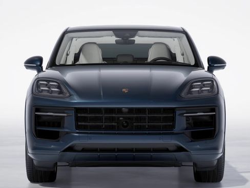 New 2026 Porsche Cayenne GTS image 8