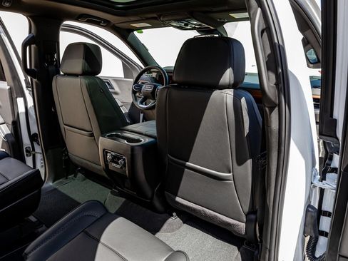 Used 2026 GMC Yukon Denali w/ Sun & Power Step Package AWD/4WD image 25