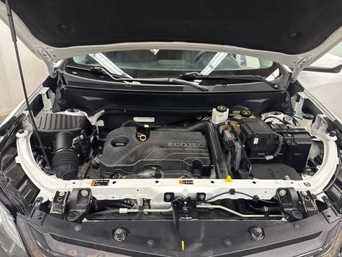 Used 2018 Chevrolet Equinox LT image 4