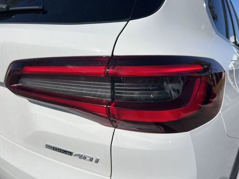 Certified 2022 BMW X5 sDrive40i image 10