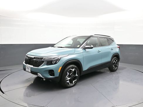 Certified 2025 Kia Seltos S AWD/4WD image 10
