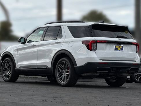 New 2026 Ford Explorer ST-Line w/ ST-Line Street Pack AWD/4WD image 7