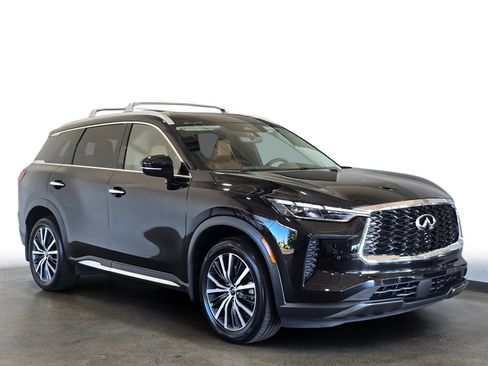 Certified 2023 INFINITI QX60 Sensory w/ Vision Package AWD/4WD image 3