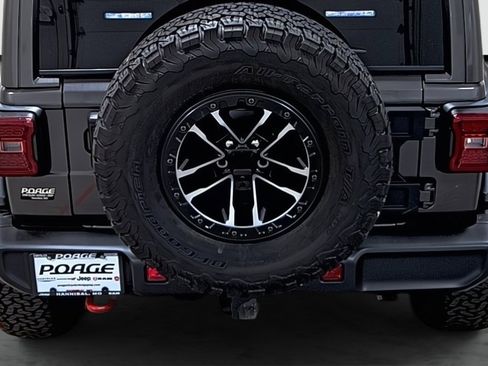 New 2025 Jeep Wrangler Unlimited Rubicon w/ XTREMEE 35" Tire Package image 11