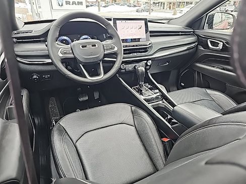 Certified 2024 Jeep Compass Limited w/ High Altitude Package image 24