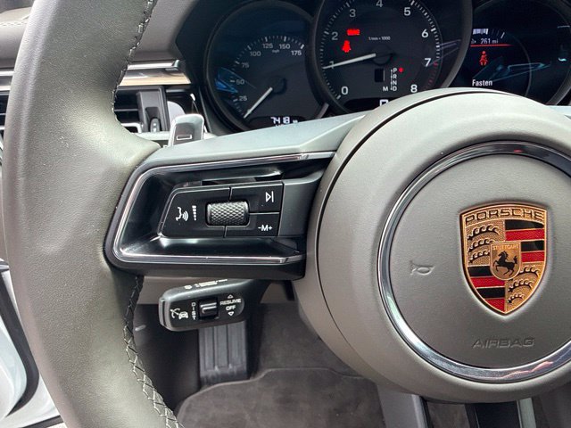 Used 2025 Porsche Macan AWD/4WD image 37