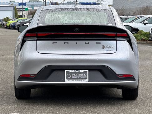 Used 2024 Toyota Prius LE image 5