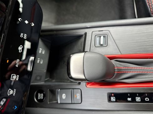 New 2025 Nissan Kicks SR image 39