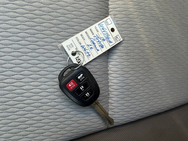 Used 2018 Toyota Corolla LE FWD image 31