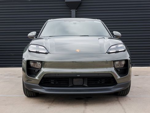 New 2025 Porsche Macan 4S Electric image 10