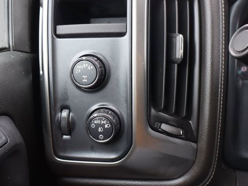 Used 2018 Chevrolet Silverado 1500 LTZ image 10