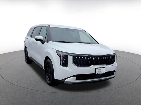 Used 2026 Kia Carnival FWD image 3