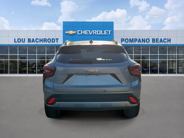 Used 2025 Chevrolet Trax LT FWD image 4