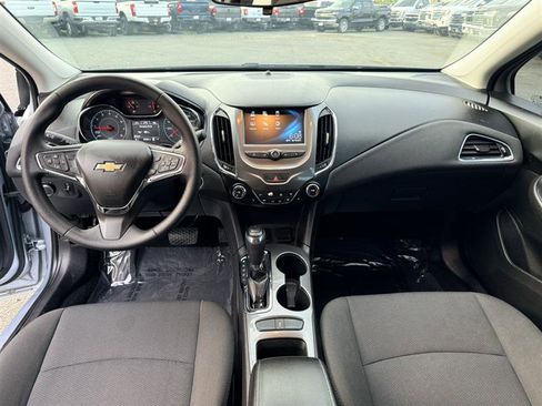 Used 2017 Chevrolet Cruze LT w/ Convenience Package FWD image 20