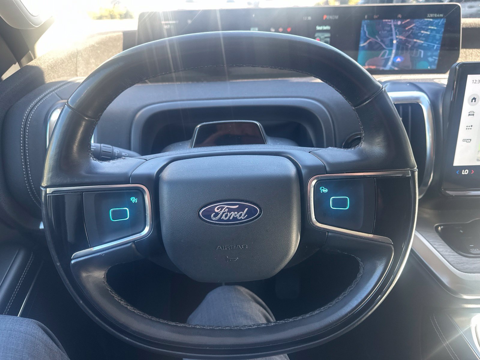 Used 2025 Ford Expedition Max Platinum AWD/4WD image 14