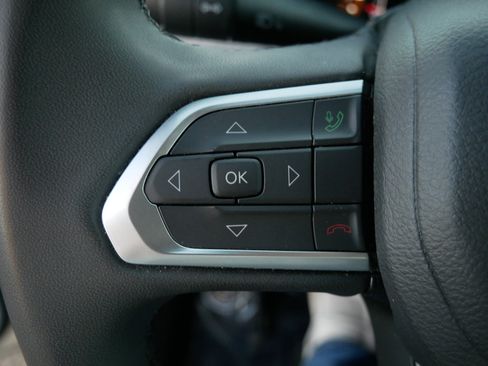 Used 2024 Jeep Compass Latitude image 27