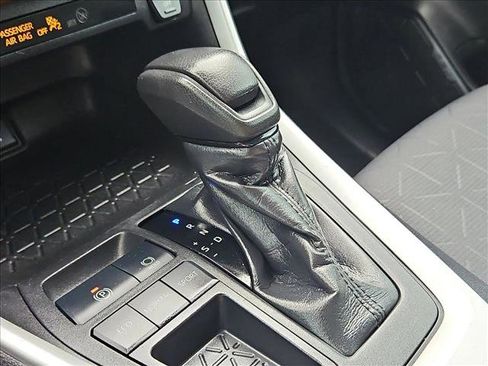 Used 2020 Toyota RAV4 XLE w/ Convenience Package image 12