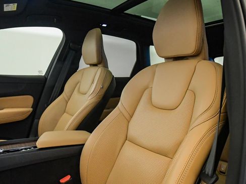 Certified 2024 Volvo XC60 T8 Ultimate w/ Protection Package Premier AWD/4WD image 18