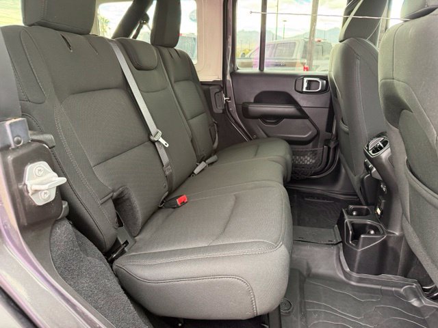 Used 2018 Jeep Wrangler Unlimited Sahara AWD/4WD image 33