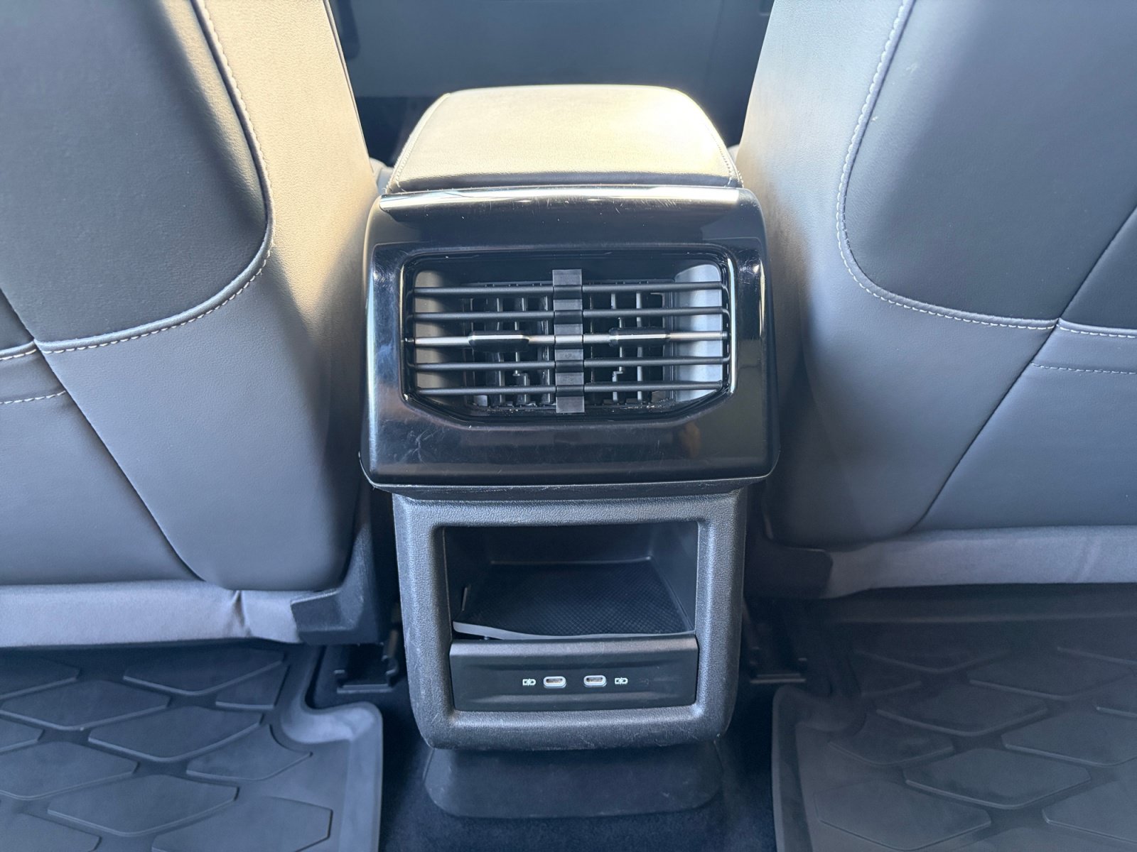 Used 2023 Volkswagen ID.4 Pro S AWD/4WD image 32