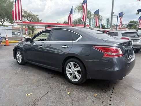 Used 2013 Nissan Altima 2.5 SV image 9