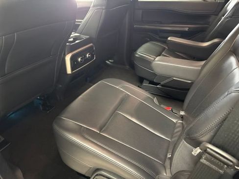 Used 2024 Ford Expedition XLT RWD image 19