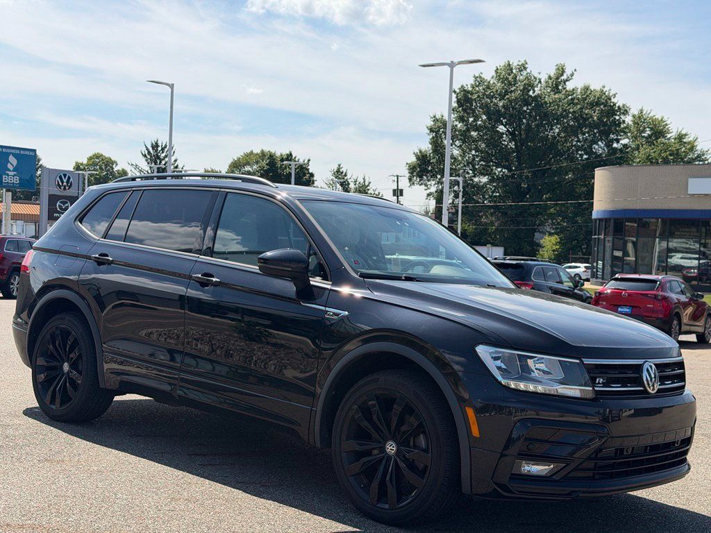 Used 2020 Volkswagen Tiguan SE R-Line FWD image 7