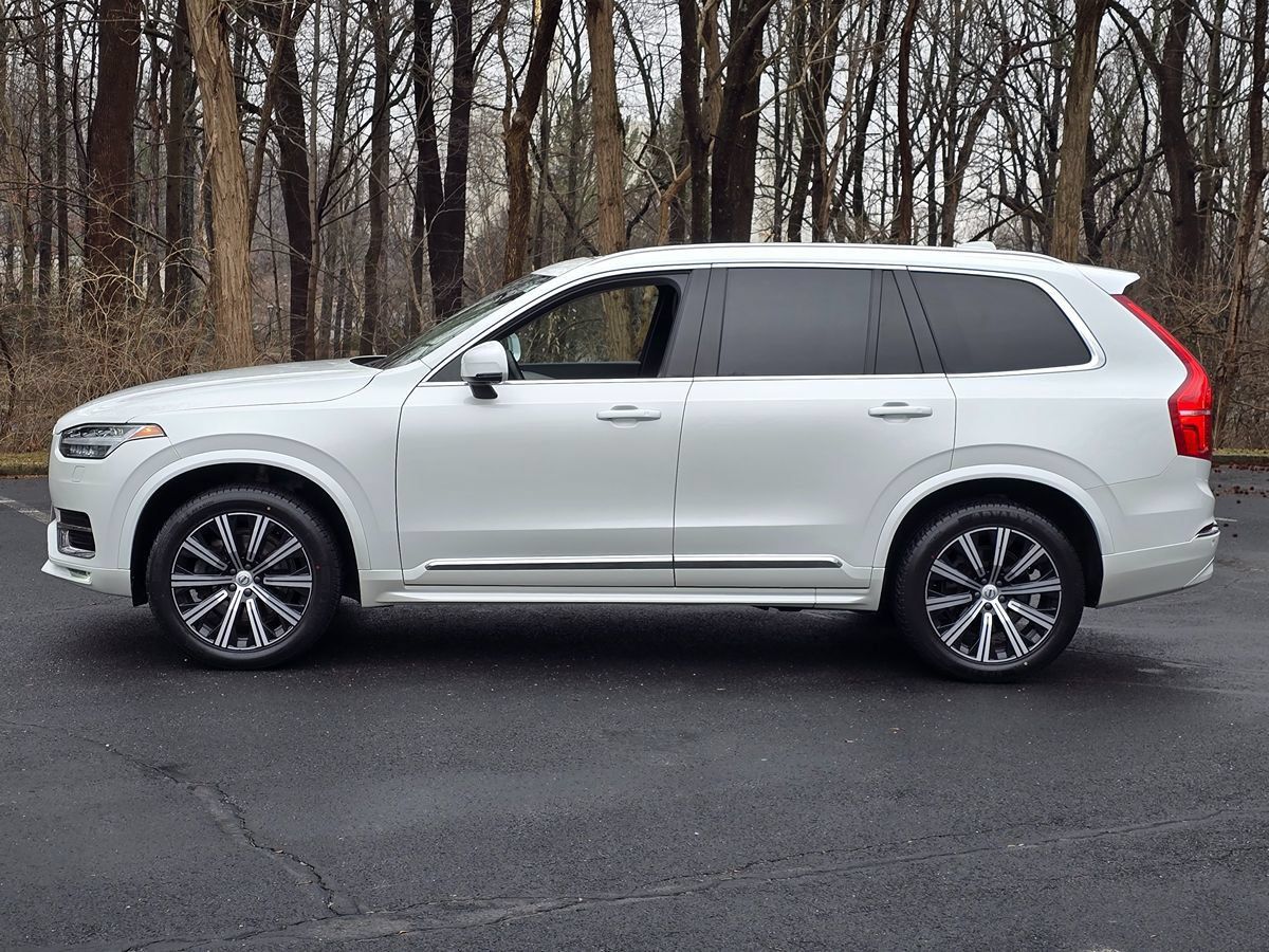 Used 2024 Volvo XC90 B5 Core w/ Climate Package AWD/4WD image 3