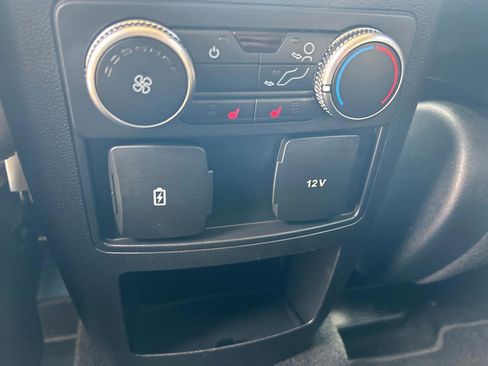 Used 2020 Ford Explorer XLT w/ Equipment Group 202A AWD/4WD image 14